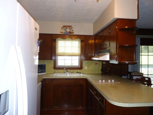 106 Pine Hill Drive, Lancaster, KY 40444