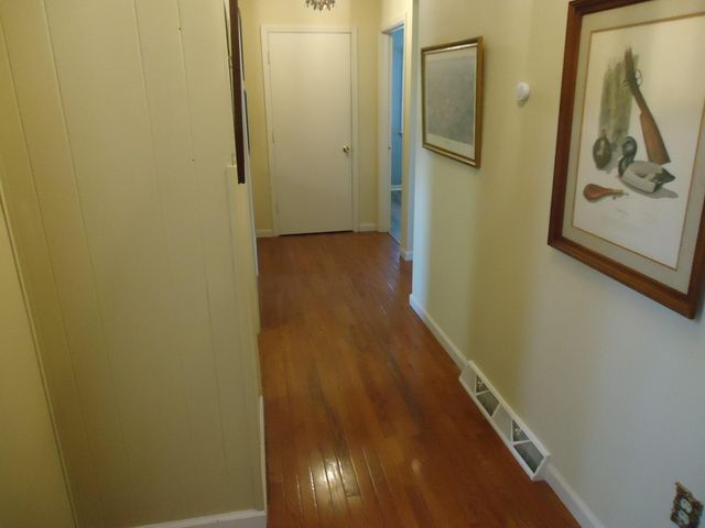 106 Pine Hill Drive, Lancaster, KY 40444