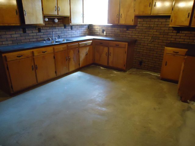 106 Pine Hill Drive, Lancaster, KY 40444