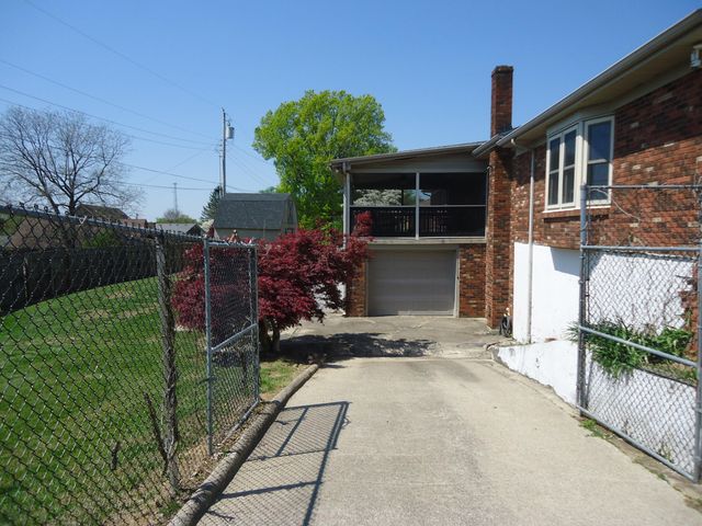106 Pine Hill Drive, Lancaster, KY 40444