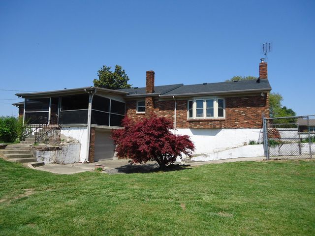 106 Pine Hill Drive, Lancaster, KY 40444