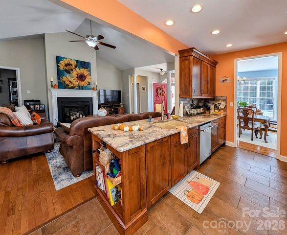 103 Henrys Glen Drive, Morganton, NC 28655