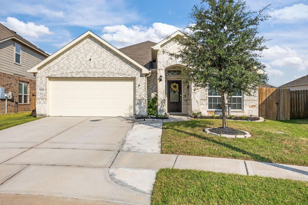 5307 Camerford Court, Alvin, TX 77511