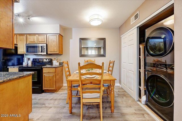5877 N GRANITE REEF Road 2240, Scottsdale, AZ 85250
