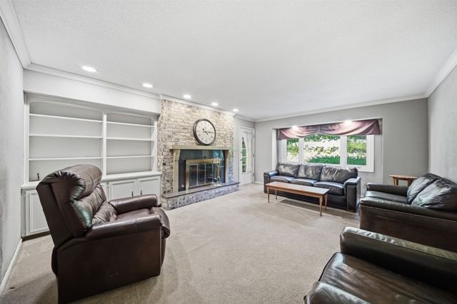 1816 80th Street, Windsor Heights, IA 50324