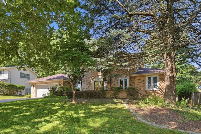1816 80th Street, Windsor Heights, IA 50324
