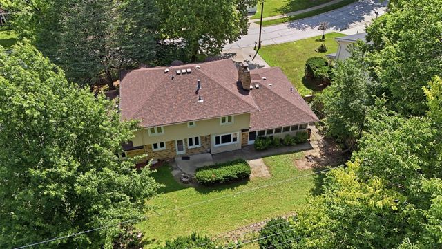 1816 80th Street, Windsor Heights, IA 50324