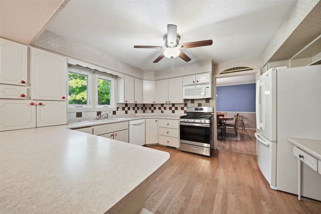 1816 80th Street, Windsor Heights, IA 50324