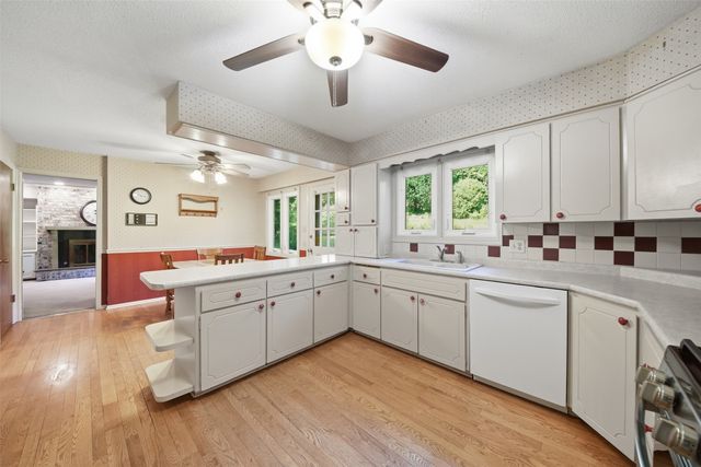 1816 80th Street, Windsor Heights, IA 50324