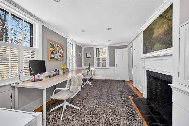 29 Pleasant St, Hingham, MA 02043