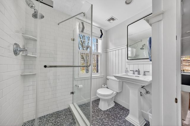 29 Pleasant St, Hingham, MA 02043