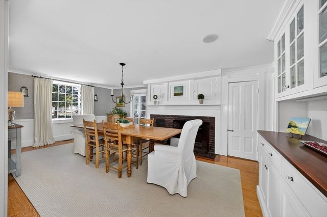 29 Pleasant St, Hingham, MA 02043