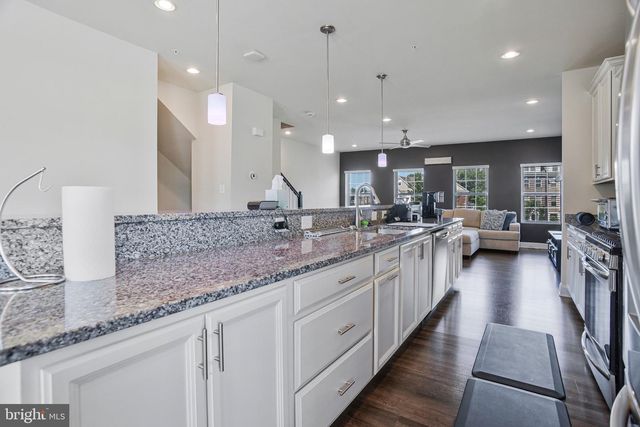11198 ST LUKE DR, White Plains, MD 20695