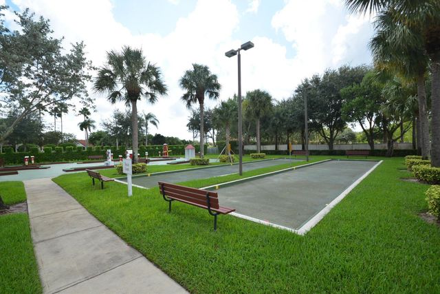 6092 Caladium Road, Delray Beach, FL 33484