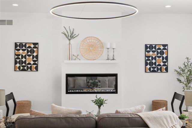 6612 Vista Valley, Windsor, WI 53598