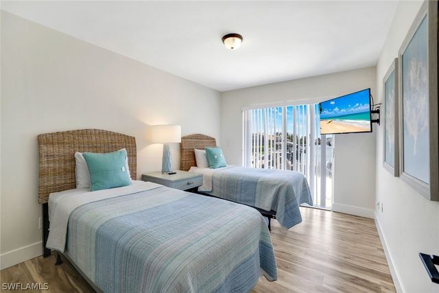 400 S Barfield DR, Marco Island, FL 34145