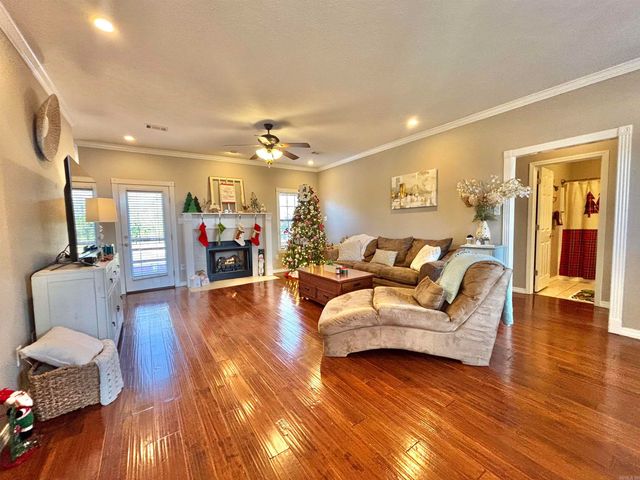 17 Vilsonia Way, Vilonia, AR 72173