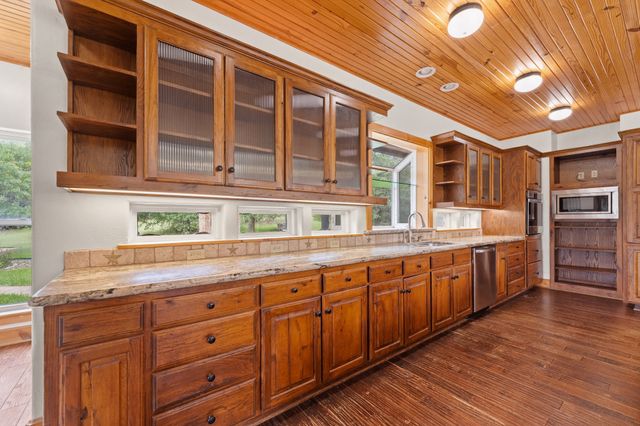 1127 Mallard Lane, Glen Rose, TX 76043