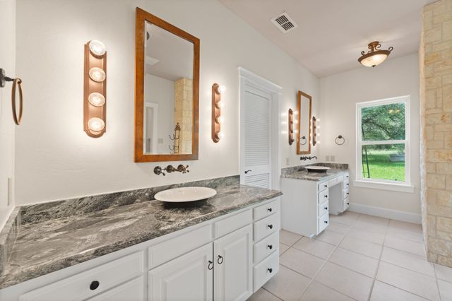 1127 Mallard Lane, Glen Rose, TX 76043