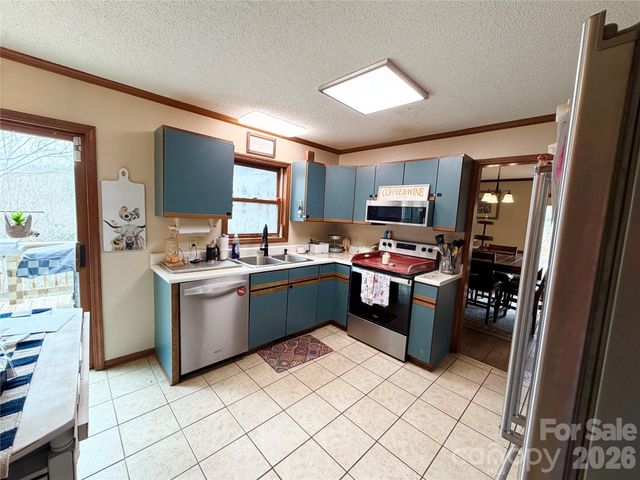 190 Executive Estates Drive, Old Fort, NC 28762