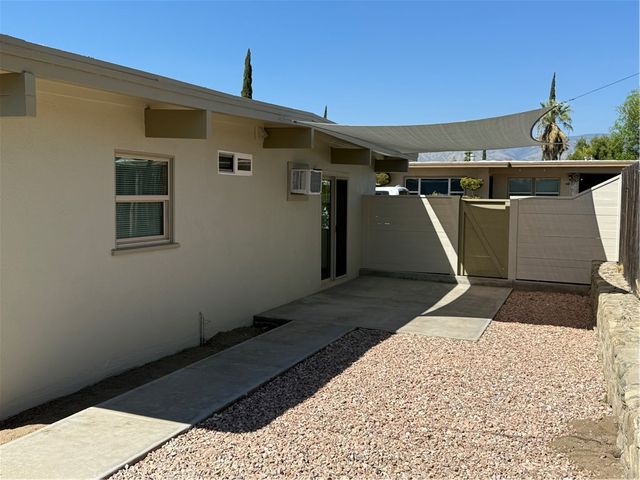 1342 B Opal, Mentone, CA 92359