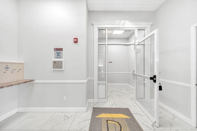 441 Washington St 305, Dedham, MA 02026
