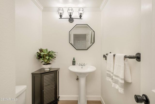 6767 Pheasant Lane, Oak Park, CA 91377