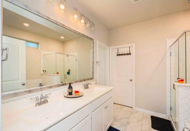 111 Lyrebird LN, Hutto, TX 78634