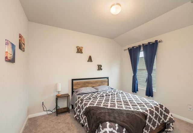 111 Lyrebird LN, Hutto, TX 78634