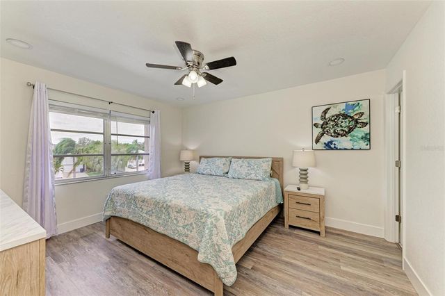 6470 HOLLYWOOD BOULEVARD 307, Sarasota, FL 34231