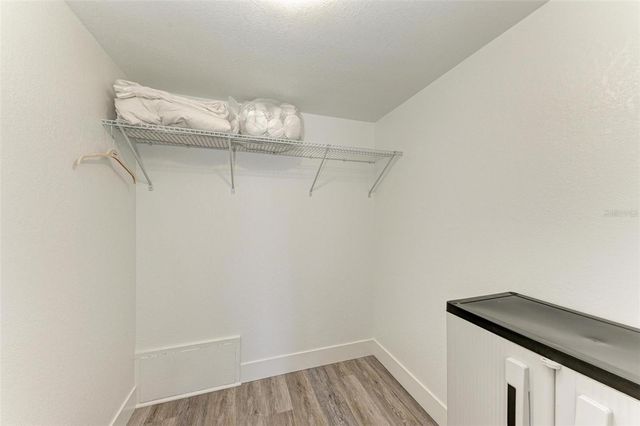 6470 HOLLYWOOD BOULEVARD 307, Sarasota, FL 34231