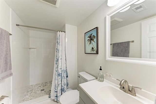 6470 HOLLYWOOD BOULEVARD 307, Sarasota, FL 34231
