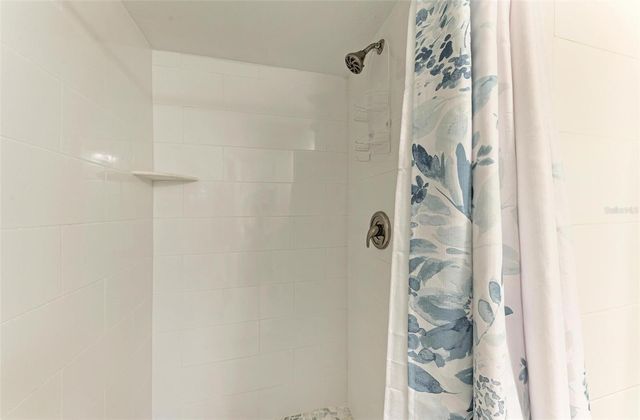 6470 HOLLYWOOD BOULEVARD 307, Sarasota, FL 34231