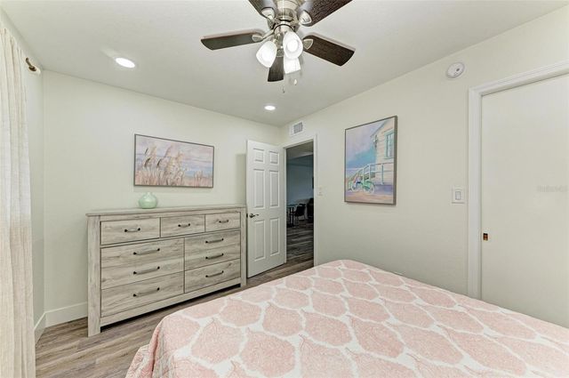 6470 HOLLYWOOD BOULEVARD 307, Sarasota, FL 34231