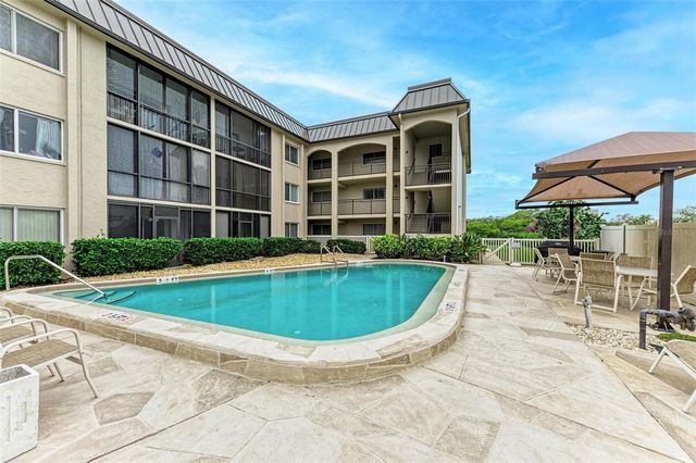 6470 HOLLYWOOD BOULEVARD 307, Sarasota, FL 34231