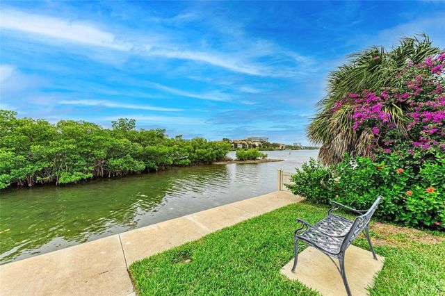 6470 HOLLYWOOD BOULEVARD 307, Sarasota, FL 34231