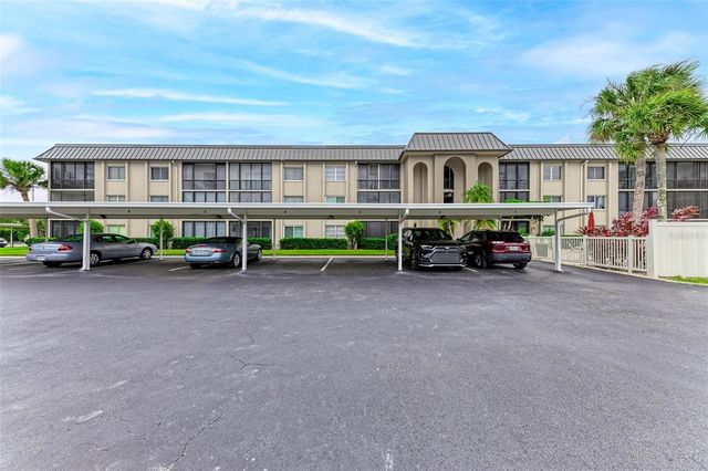 6470 HOLLYWOOD BOULEVARD 307, Sarasota, FL 34231
