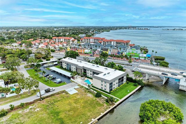 6470 HOLLYWOOD BOULEVARD 307, Sarasota, FL 34231