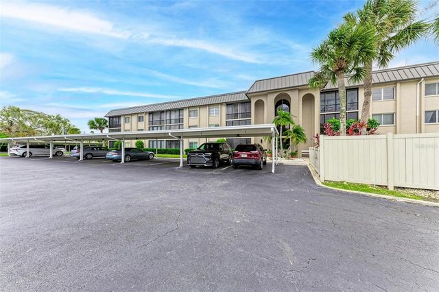 6470 HOLLYWOOD BOULEVARD 307, Sarasota, FL 34231