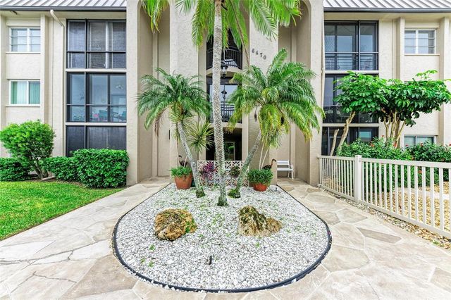 6470 HOLLYWOOD BOULEVARD 307, Sarasota, FL 34231