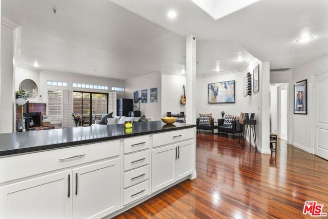 4477 Woodman Avenue 109, Sherman Oaks, CA 91423