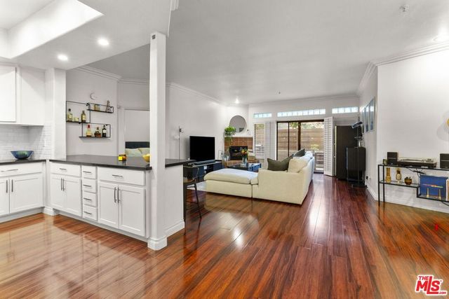 4477 Woodman Avenue 109, Sherman Oaks, CA 91423