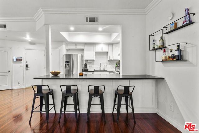 4477 Woodman Avenue 109, Sherman Oaks, CA 91423