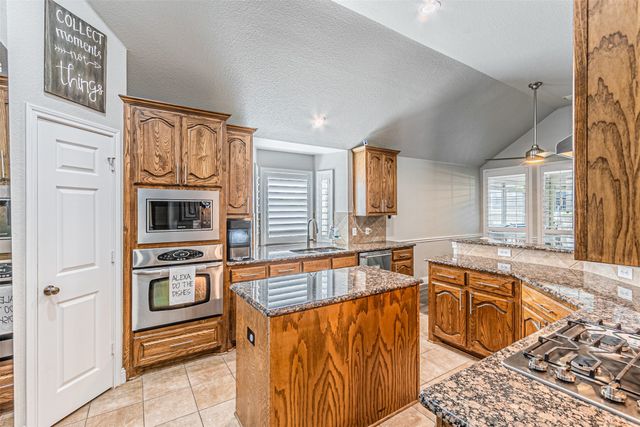 13625 Saddlewood Drive, Fort Worth, TX 76052