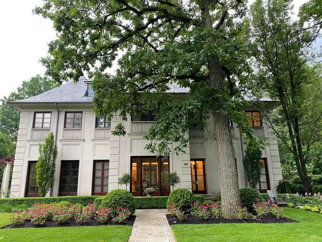 528 Roslyn Road, Kenilworth, IL 60043