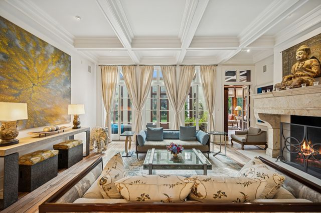 528 Roslyn Road, Kenilworth, IL 60043