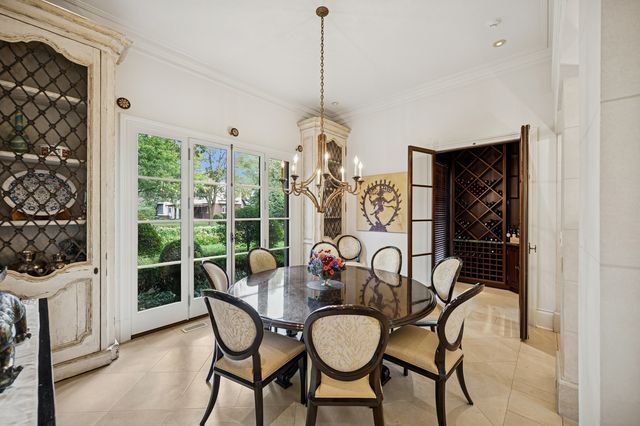 528 Roslyn Road, Kenilworth, IL 60043