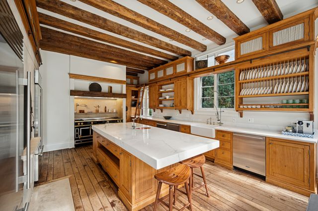 528 Roslyn Road, Kenilworth, IL 60043