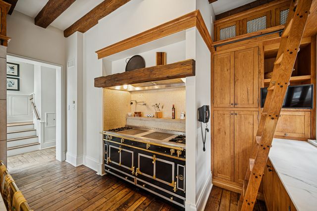 528 Roslyn Road, Kenilworth, IL 60043