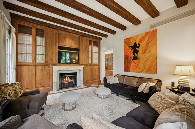 528 Roslyn Road, Kenilworth, IL 60043